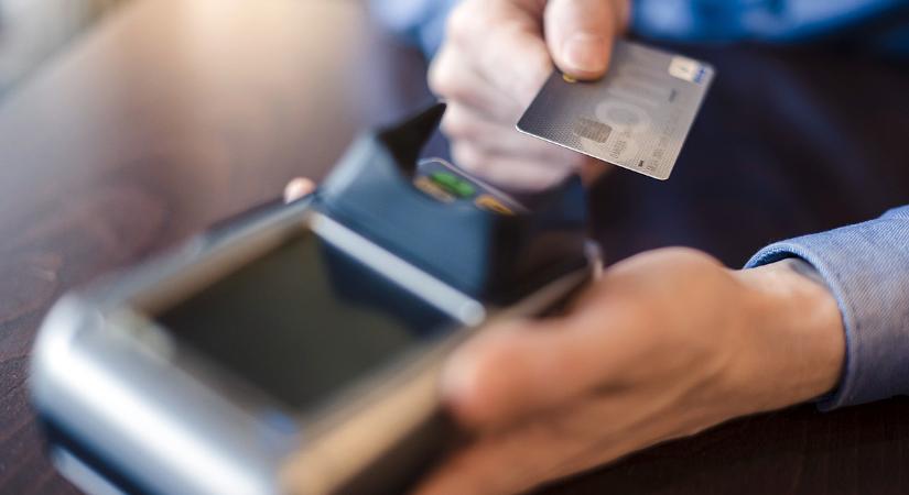 Sokkoló: Magyarországon fizettük a legtöbbet a bankolásért