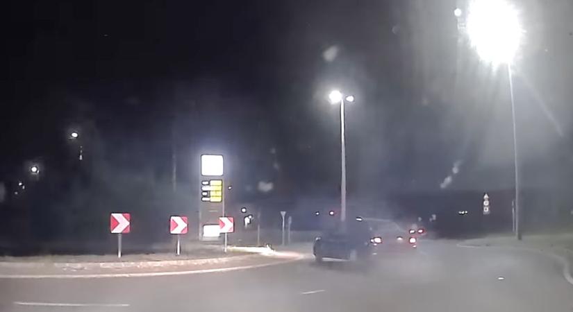 Debreceni körforgalomban driftelt