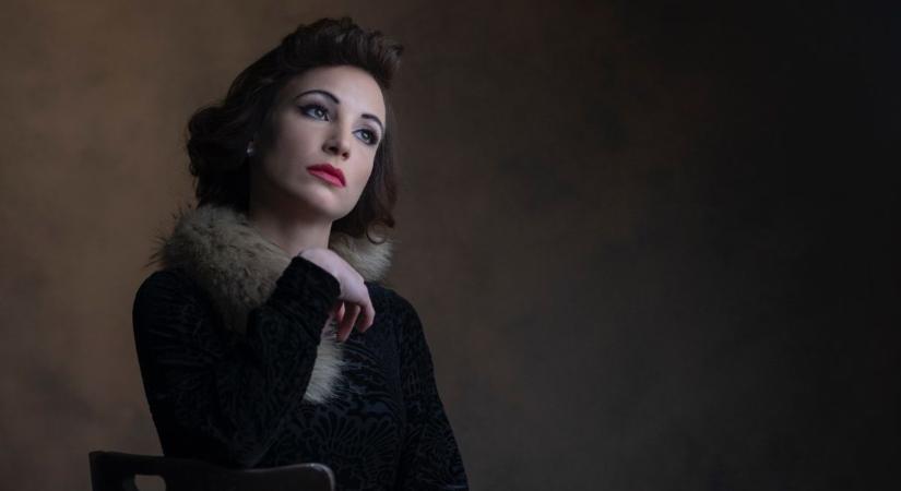 Karády Katalin dalai kelnek életre a Bencs Villában