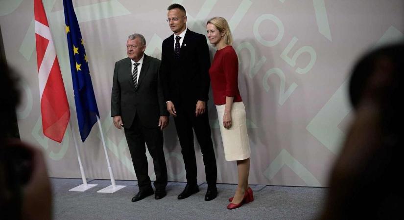 Szijjártó Péter: megvédjük szuverenitásunkat és a magyar emberek biztonságát