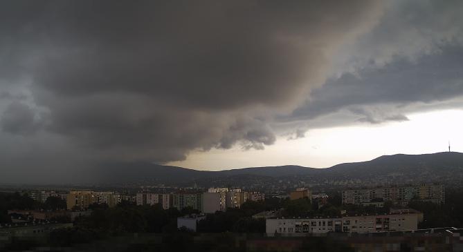 Átrobogott a vihar Pécs felett