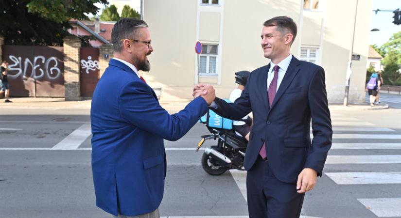 Pásztor: A tiltakozók célja, hogy káosz legyen az utcákon, hogy egyetlen intézmény se működjön