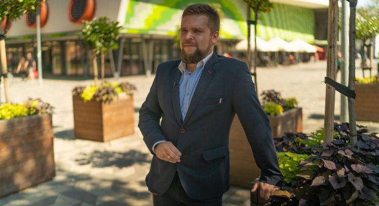 Beperelték Győr polgármesterét, fogházbüntetést kértek Pintér Bencére