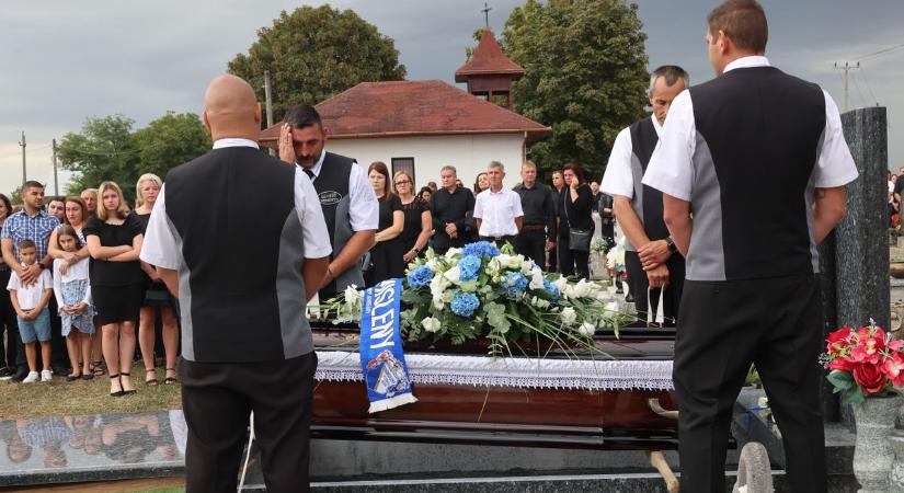 Több százan kísérték utolsó útjára Feleki Attilát