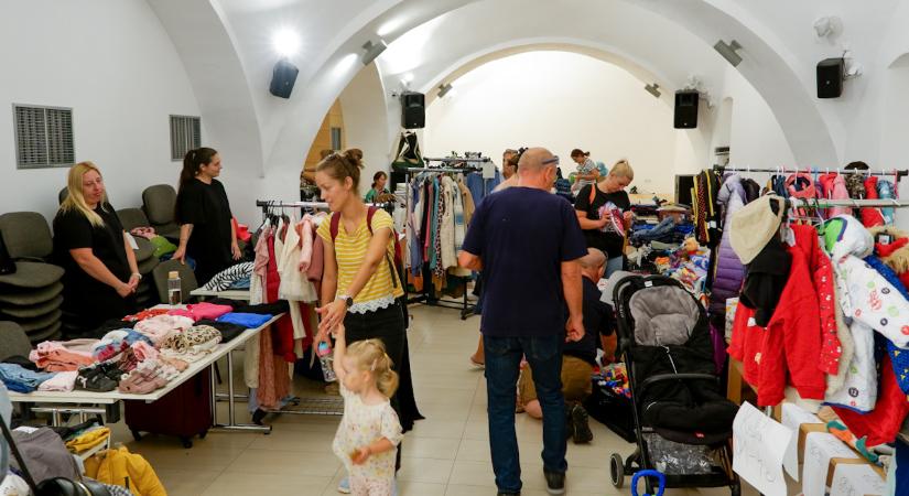Ménfőcsanakon termelői vásár és ruhabörze várta a látogatókat