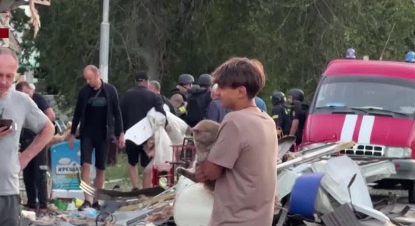Ismét halálos rakétatámadás érte az ukrajnai Zaporizzsját  videó