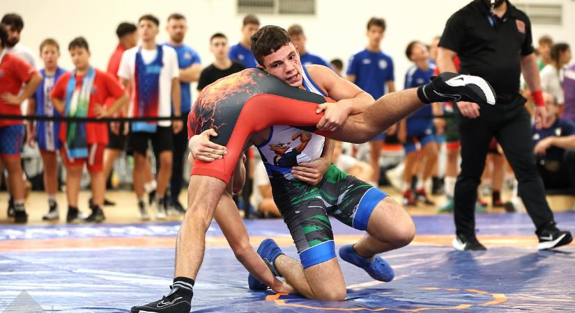 Nemzetközi utánpótlás birkózó emlékversenyt rendeztek Győrben
