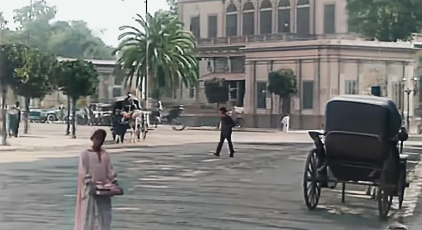 Ez nem kosztumös film, hanem Kairó száz évvel ezelőtt egy színes felvételen