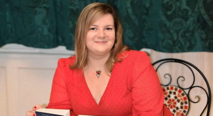 „Mindig hazahúz a szívem” – Szekszárdról indult az írónő, akit ma az egész ország olvas