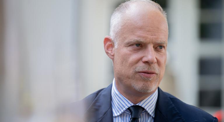 Éles szóváltásba keveredett a honvédelmi miniszter Koppenhágában