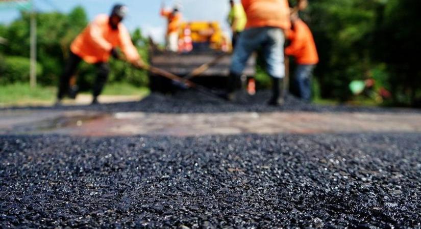 Útfelújítás miatt forgalomkorlátozás, útlezárás is várható hétfőig