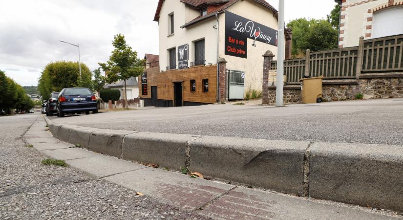 Úgy eldurvult a kocsmai vita, hogy nagy sebességgel a tömegbe tolatott egy férfi Franciaország északi részén