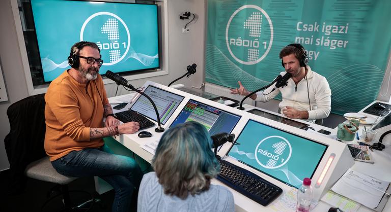 Meztelenül fotózták le Sebestyén Balázst és Rákóczi Ferit