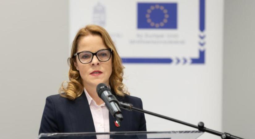 Balatoni Katalin: az új tanévben a határon túli pedagógusok is igényelhetnek pedagógus igazolványt