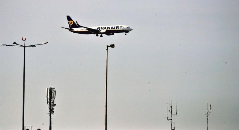 Telibe kapta a Ryanair járata a vihart Ferihegynél