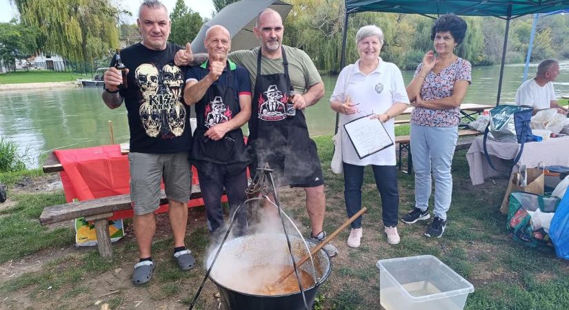Nyárbúcsúztató – finom illatok a vízpart mellett, a tűzijáték sem marad el - galéria