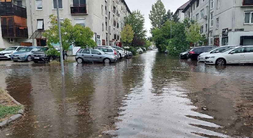 A fővárosban nyolcvannál több esetben hívták a tűzoltókat a viharos időjárás miatt