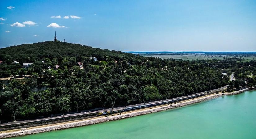 Vonattal a Balatonhoz – az utószezoni menetrend is számos lehetőséget kínál