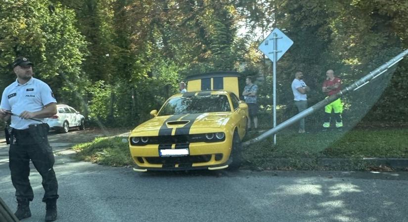 Nem akármilyen gépkocsival szenvedett közlekedési balesetet a Szlovák Titkosszolgálat vezetője