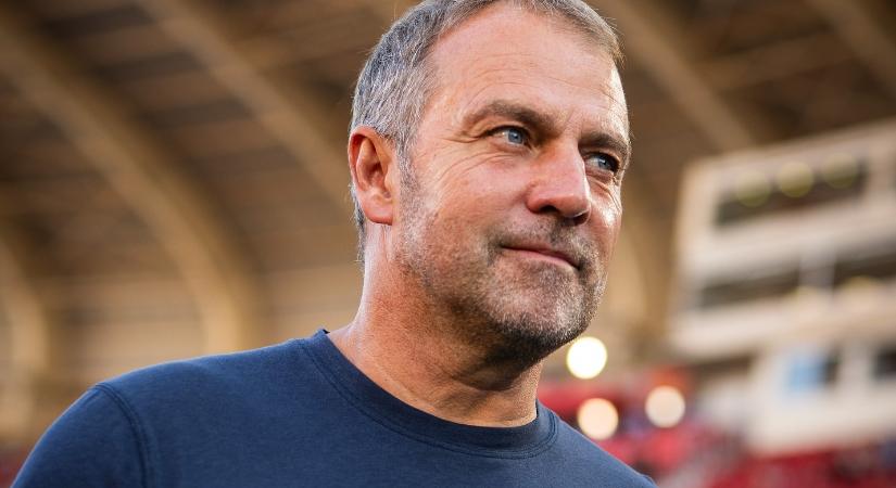 A vezetőség el akarja adni, Hansi Flick védi az FC Barcelona sztárját