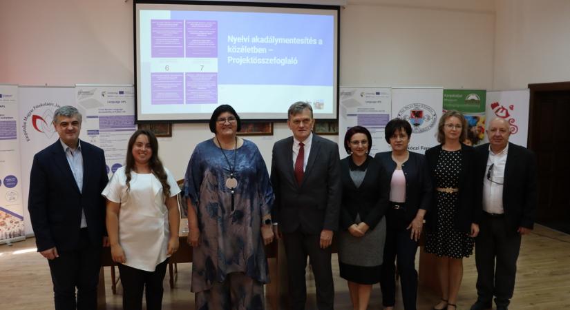 Nyílt napot tartottak a nyelvi akadálymentesítést célzó határon átnyúló projekt keretében Beregszászban
