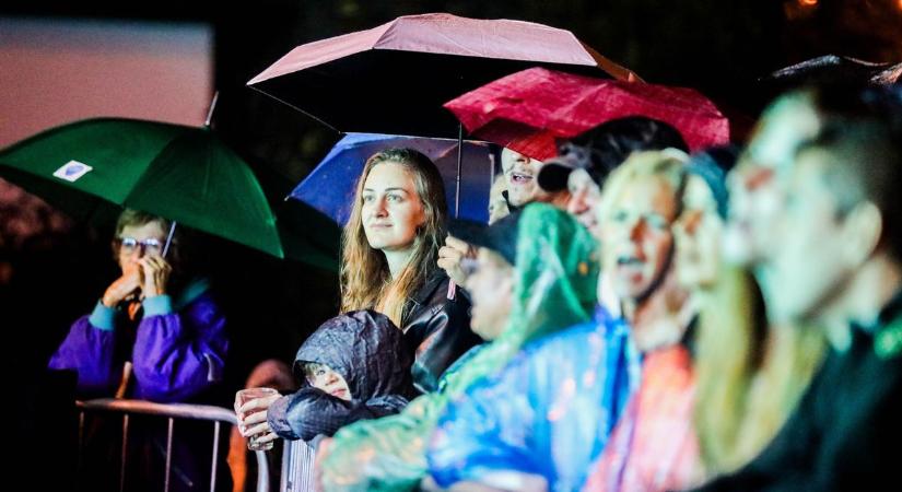 A Zaporozsec az Asztalkő Fesztiválon - lelkesedés az esőben