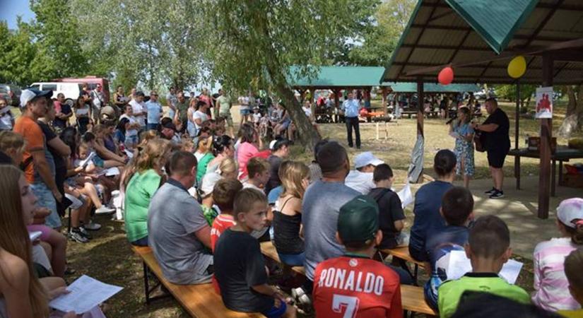 Kárpátaljai nagycsaládosok nyárbúcsúztatója a Dédai-tónál - Hálaadás, szórakozás, jövőtervezés