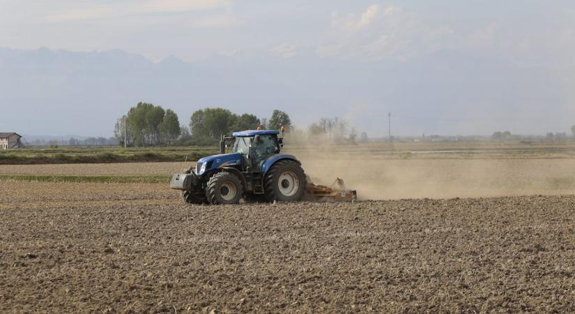 Traktor helyett csak ígéretet kapott – újabb online csalás áldozata lett egy vevő