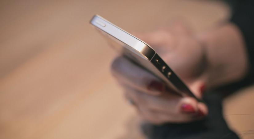 Hívták a mentőt, de az nem érkezett meg – csak telefonon nyújtottak útmutatást