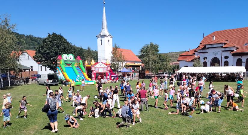 Elmaradt gyereknapot ünnepeltek Parajdon