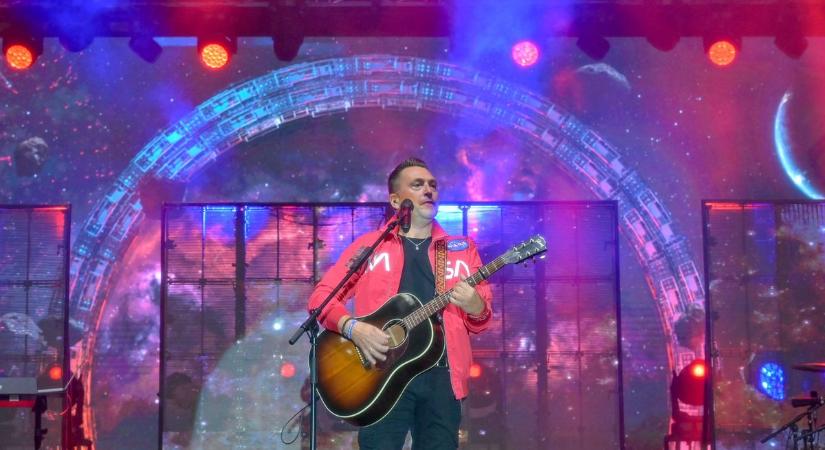 Ezt üzente Ákos a győrieknek a nyárzáró koncert után