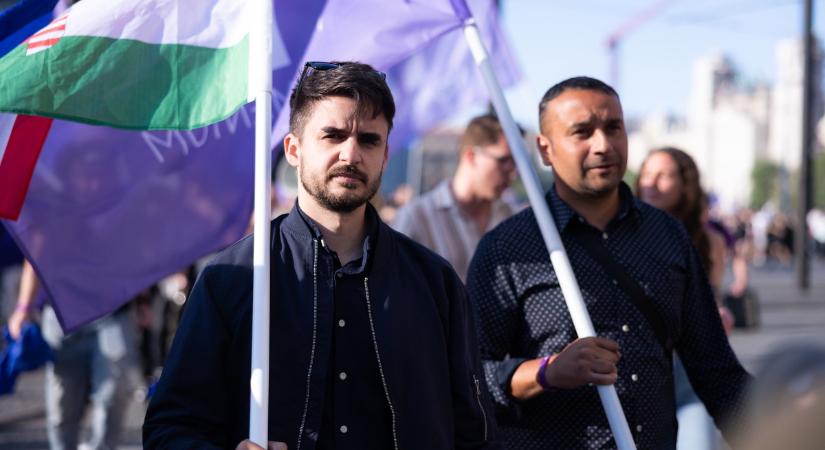 A Momentum nem jár be a Parlamentbe, de a fizetésüket felveszik