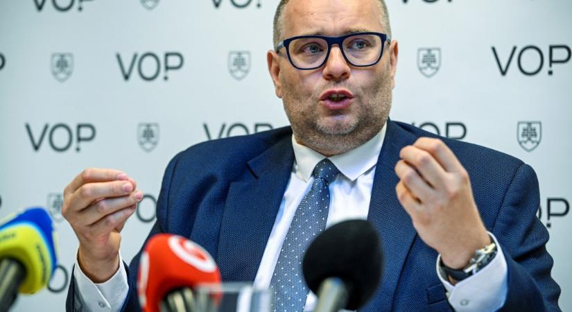 Az ombudsman az Alkotmánybíróságon támadja meg a civil-törvényt
