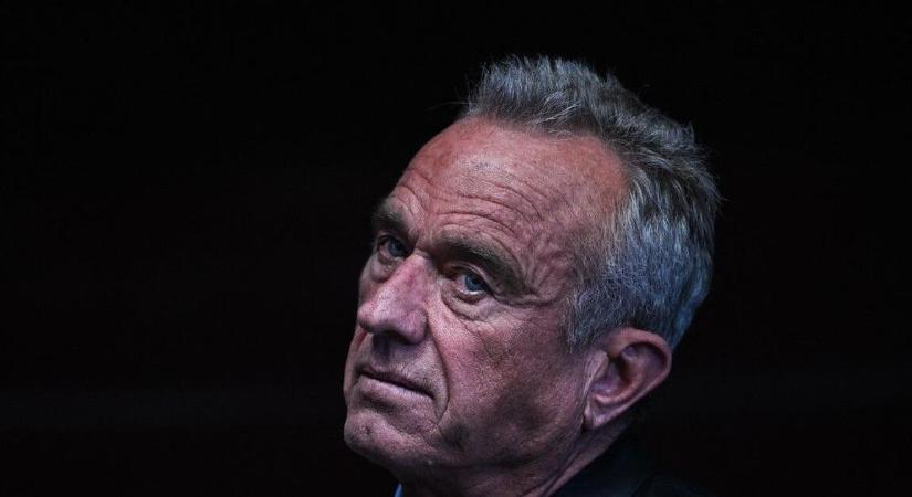 „Veszélyezteti az amerikai nép egészségét” – Robert Kennedy Jr. egészségügyi minisztert Bernie Sanders szenátor lemondásra szólította fel