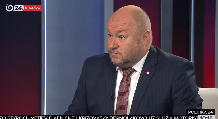 Hatalmas spórolásba kezd a kormány, Huliak felszámolná a jelenlegi megyerendszert