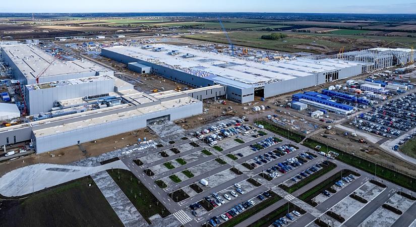 A német autóipar jövője a tét a debreceni BMW-gyárban