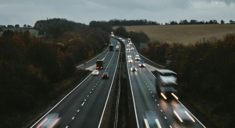Holnaptól olcsóbb lesz az online autópálya-matrica