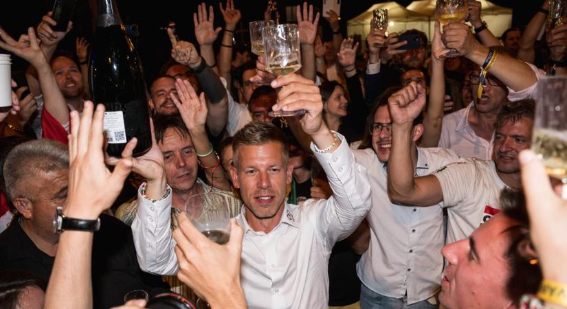Magyar Péter a Csurran, cseppenre verette bulizott a SZIN-en