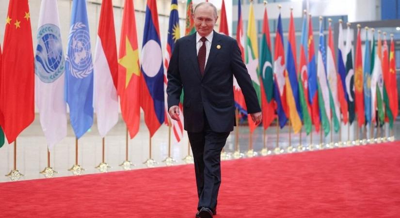 Vörös szőnyeggel várták Vlagyimir Putyint Kínában