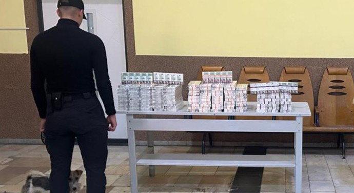 Csapon három nőt buktattak le, akik több mint 1700 doboz cigarettát próbáltak Magyarországra csempészni