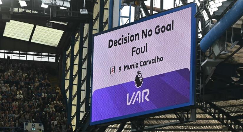 Levettek egy bírót a Liverpool-Arsenal rangadóról, mert hibásan vett el egy gólt a Chelsea meccsén