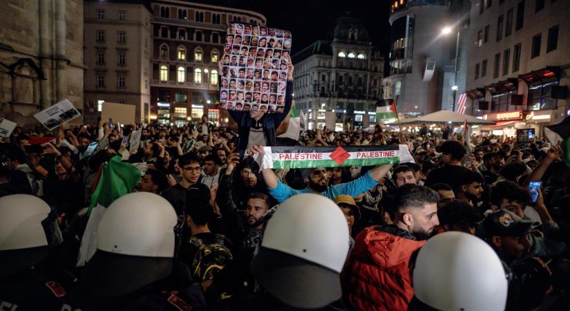 Tízezres felvonulás: hatalmas tömegtüntetést tartottak Frankfurtban