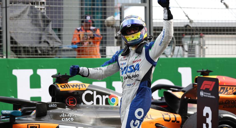 Norris, Leclerc és Hamilton is kiesett a meglepetés harmadik helyet hozó Holland Nagydíjon