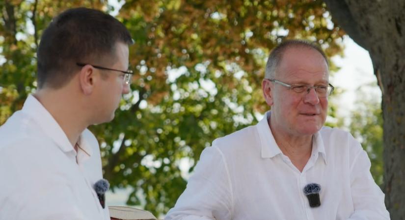 Az Otthon Start Programot méltatta Navracsics Tibor