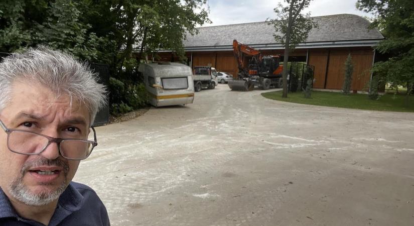 Hadházy Ákos elkezdi nyilvánosságra hozni Hatvanpuszta terveit