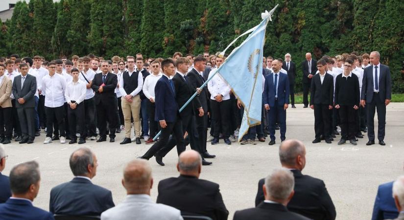 Vasárnap a 75 éves Gépipariban tartották meg a városi tanévnyitót Szombathelyen