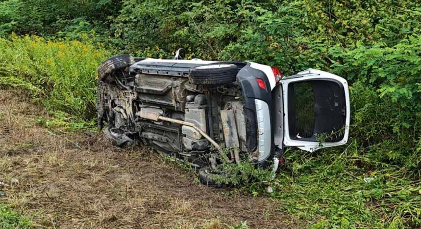 Öt sérült, ketten mentőhelikopterrel kerültek kórházba – Súlyos baleset Devecser és Nemeshany között