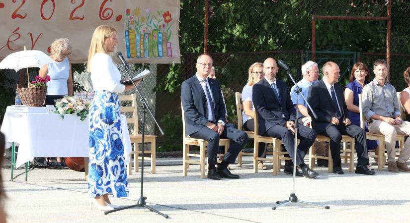 Ünnepi tanévnyitó és fejlesztések a Művészetek Völgye Általános Iskolában ( galéria)