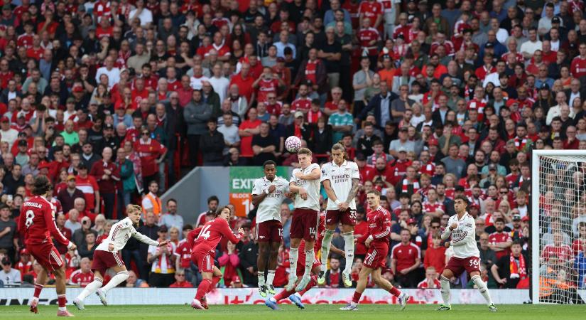 Szoboszlai Dominik akkora szabadrúgásgólt lőtt, hogy a Holdról is látszott, a Liverpool győzött az Arsenal ellen