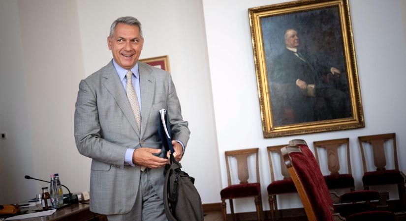 Lázár János nagybátyja is bekerült a Nemzeti Ménesbirtok felügylőbizottságába